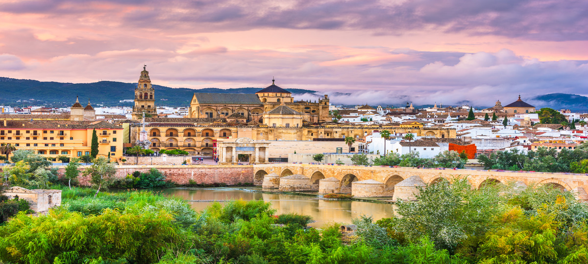 Stay 4 nights for 3 at H10 Palacio de Colomera Stay 4 nights for 3 at H10 Palacio de Colomera