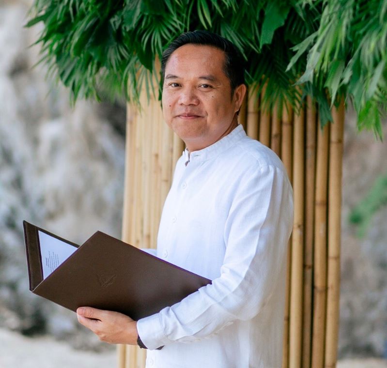 Where Tradition Meets Luxury: Conversations with Rayavadee's Chumpol Chantaloon Where Tradition Meets Luxury: Conversations with Rayavadee's Chumpol Chantaloon