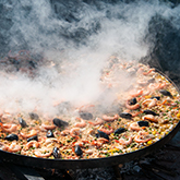 Paella chefs prepare for kitchen clash